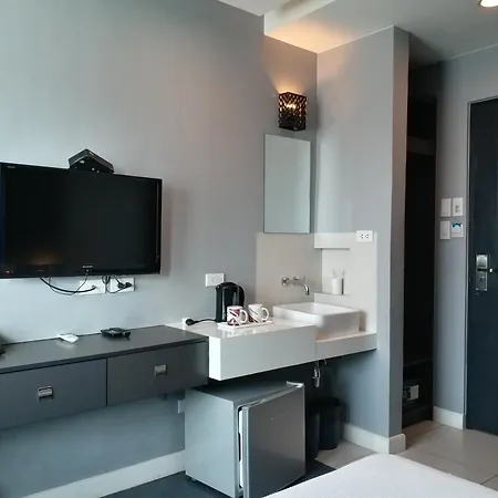 Leez Inn Malate-2